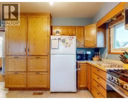 4678 Ontario Ave, Powell River, BC V8A5L6 Photo 15