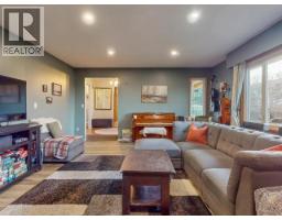 4678 Ontario Ave, Powell River, BC V8A5L6 Photo 22