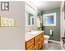 4678 Ontario Ave, Powell River, BC V8A5L6 Photo 28