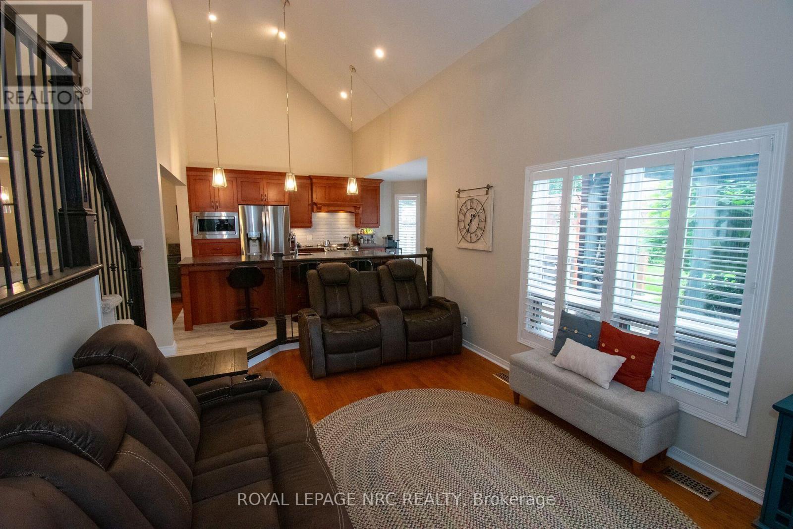 29 FARRIS AVENUE - 25