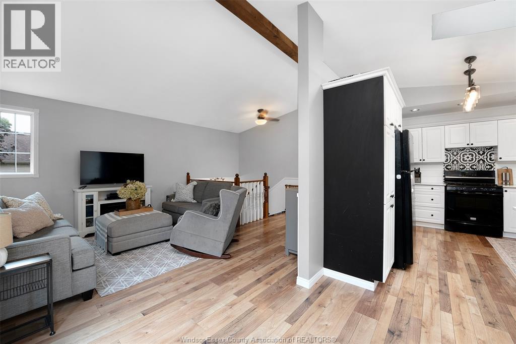 856 LAWNDALE - Image 10