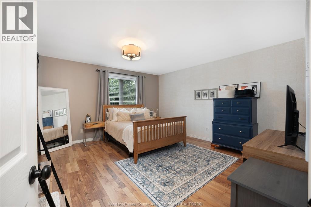 856 LAWNDALE - Image 13