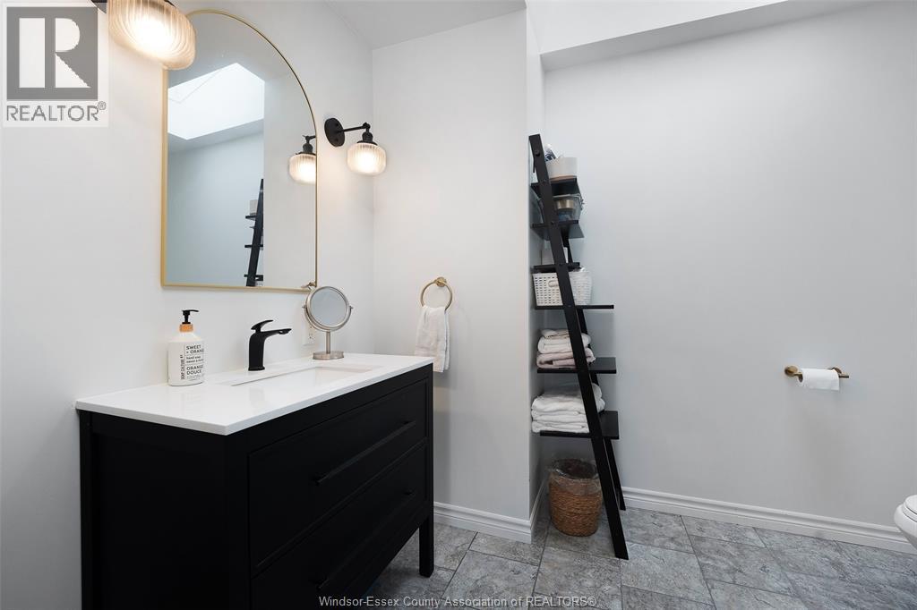 856 LAWNDALE - Image 16