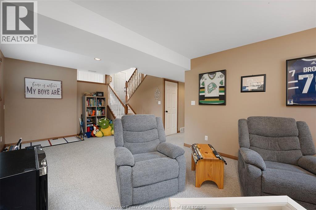 856 LAWNDALE - Image 21