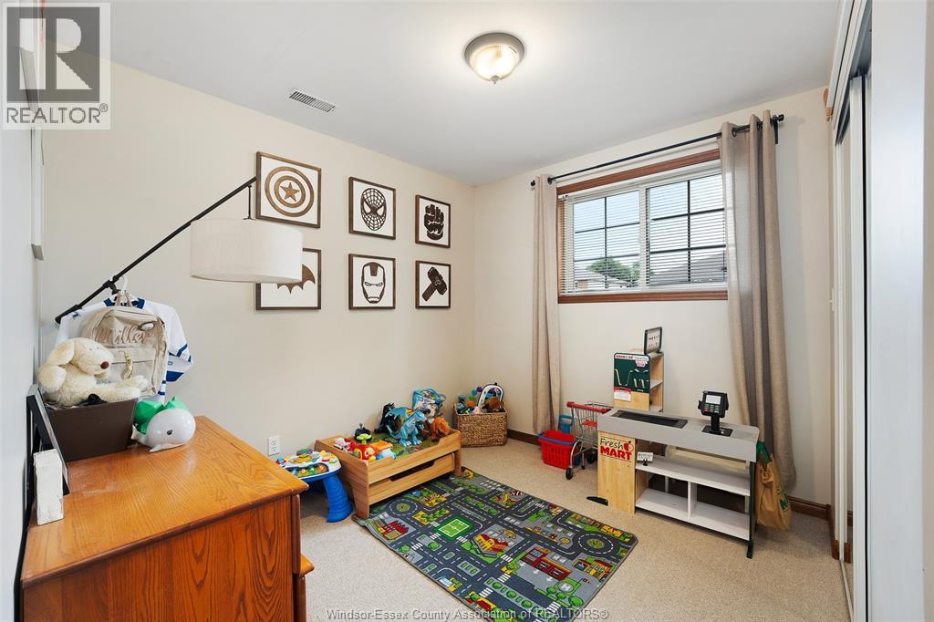 856 LAWNDALE - Image 23