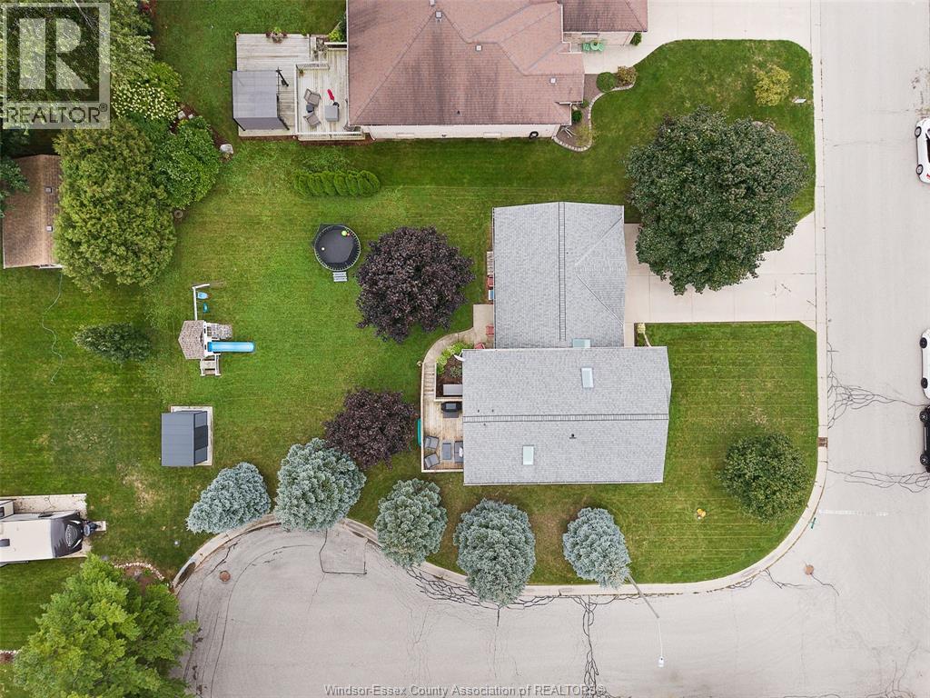 856 LAWNDALE - Image 30