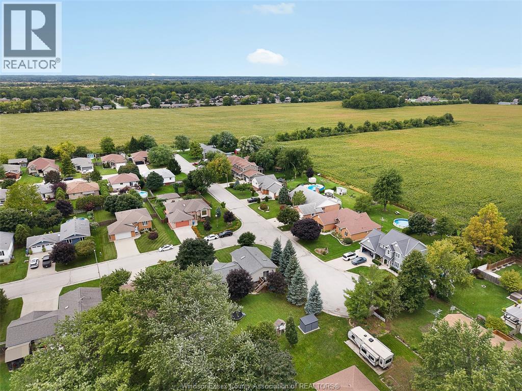856 LAWNDALE - Image 32