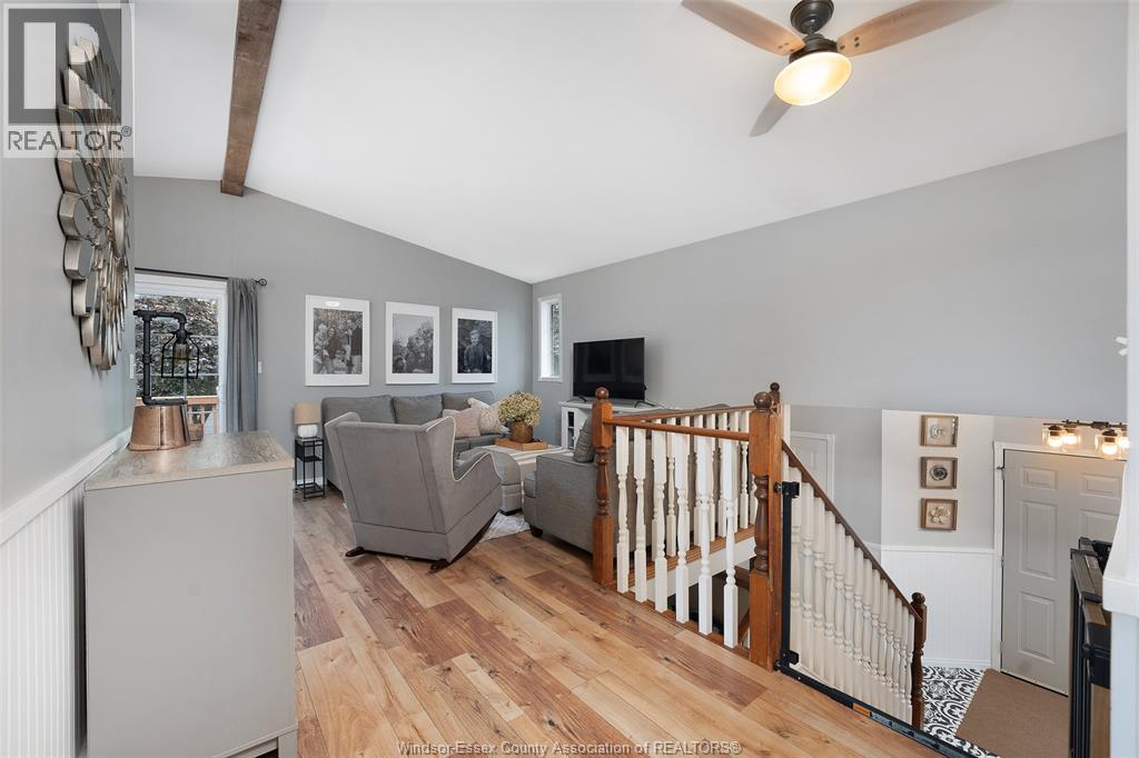 856 LAWNDALE - 5