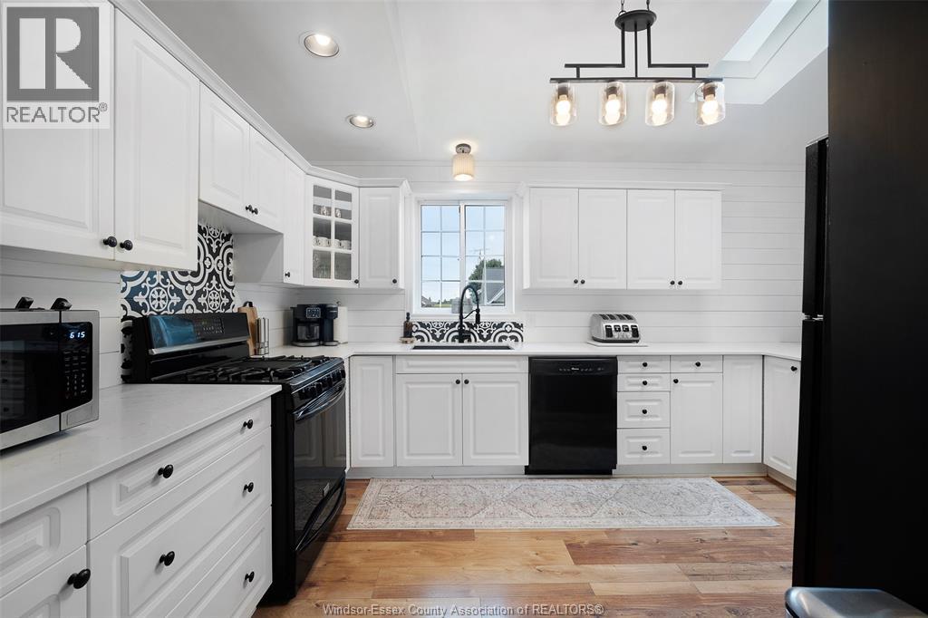 856 LAWNDALE - Image 6
