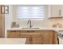 Kitchen - 15 Hamstead Avenue, Toronto, ON M4C2S3 Photo 11