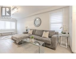 Partial bathroom - 15 Hamstead Avenue, Toronto, ON M4C2S3 Photo 6