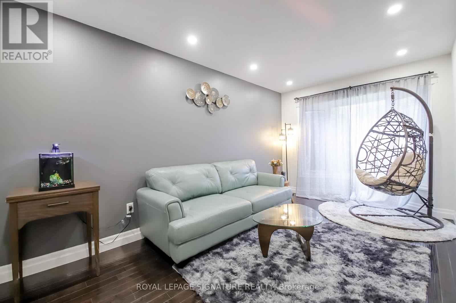 4 UPLAND DRIVE - 13