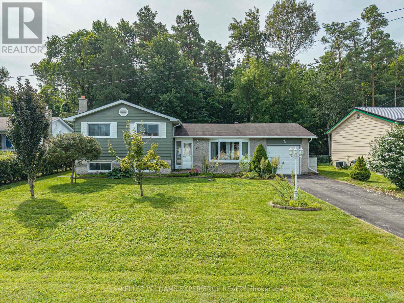 21 ASHBURTON CRESCENT - 1