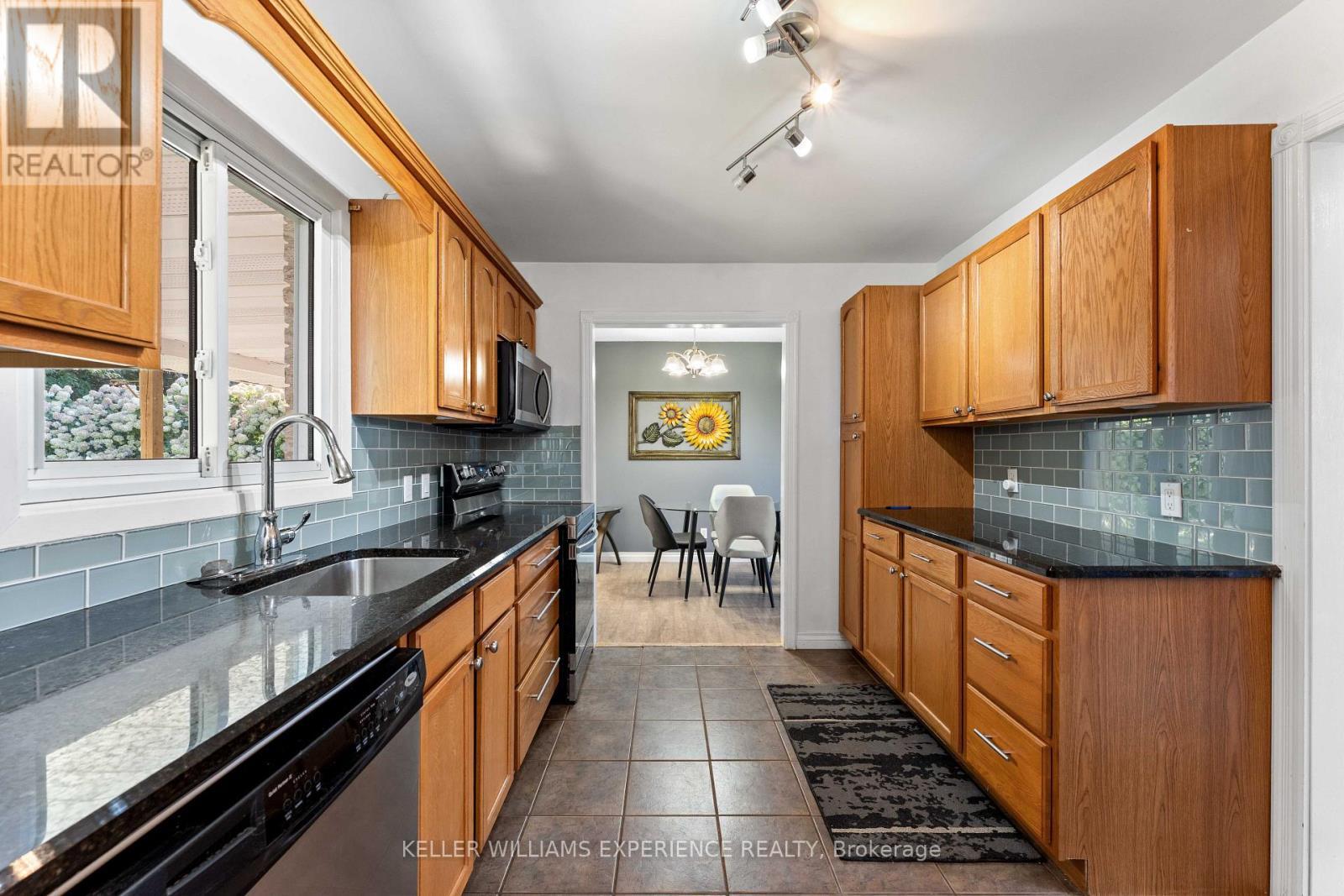 21 ASHBURTON CRESCENT - 15