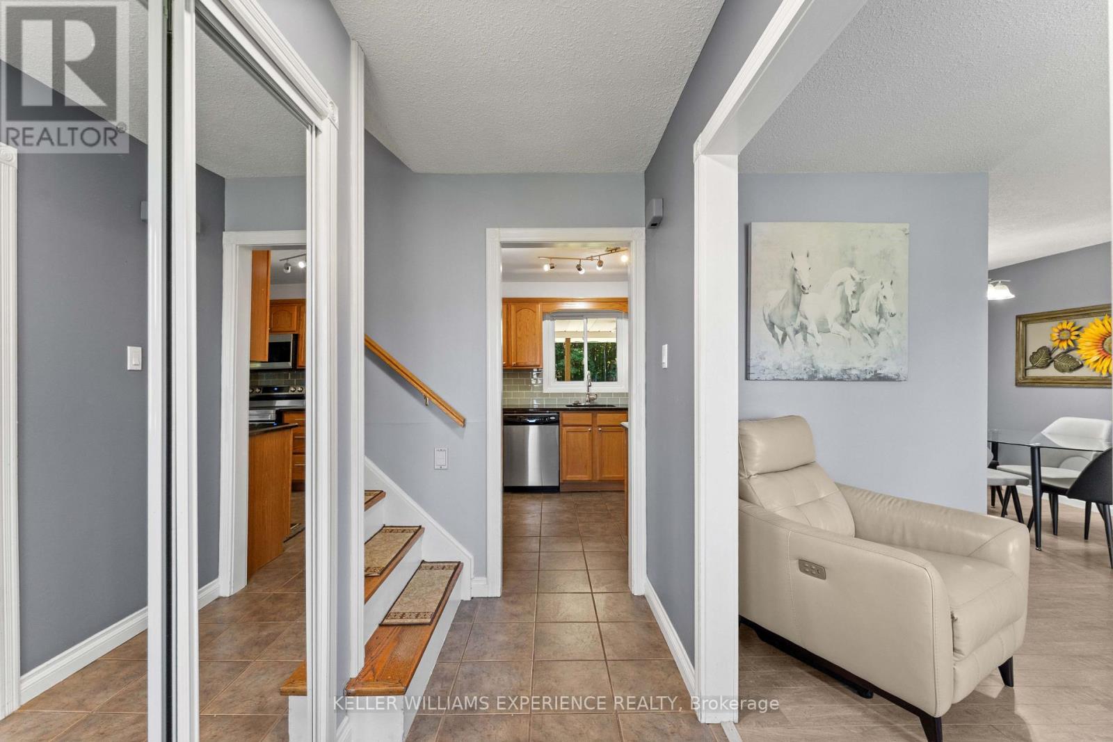 21 ASHBURTON CRESCENT - 16