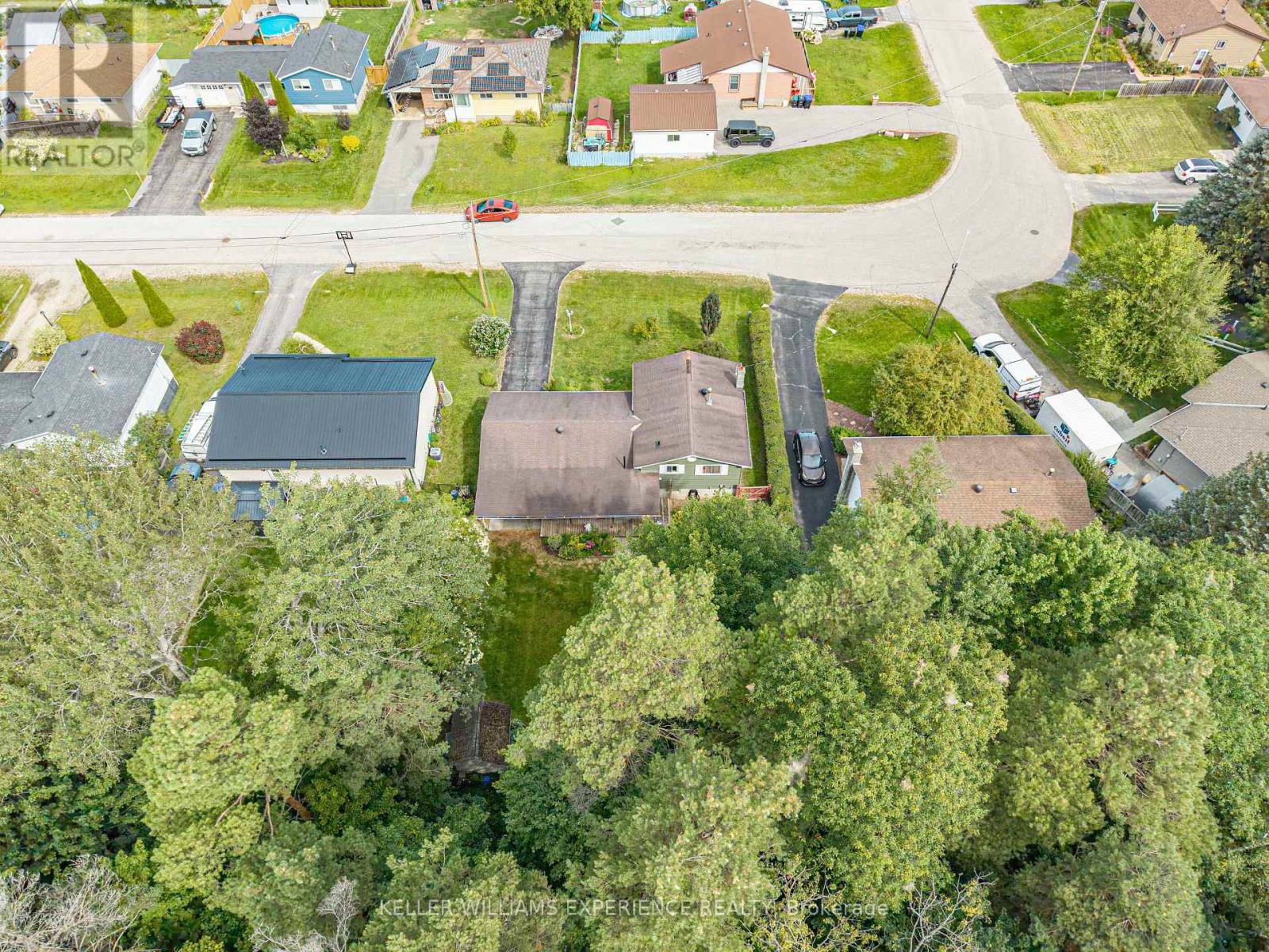 21 ASHBURTON CRESCENT - 33