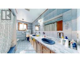 9747 Bathurst Street, Richmond Hill, ON L4C3X5 Photo 11