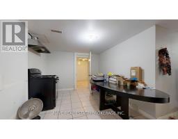 9747 Bathurst Street, Richmond Hill, ON L4C3X5 Photo 35