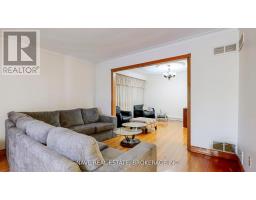 9747 Bathurst Street, Richmond Hill, ON L4C3X5 Photo 6