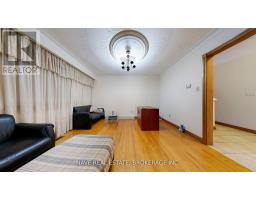 9747 Bathurst Street, Richmond Hill, ON L4C3X5 Photo 7