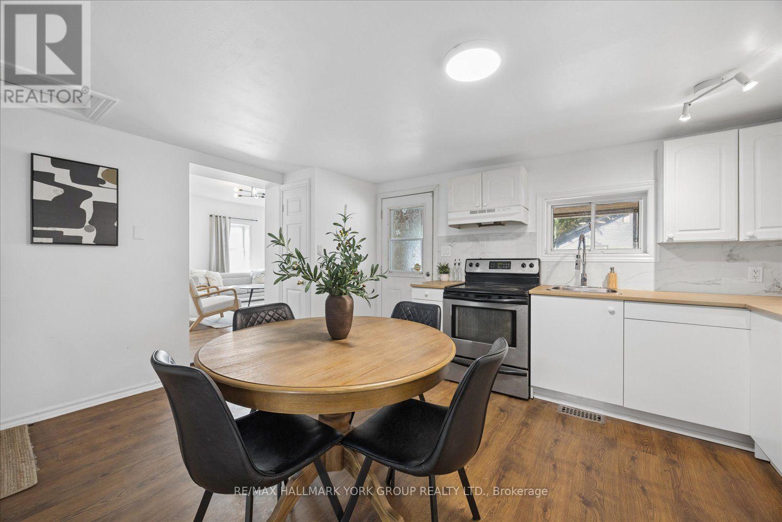28 ST JAMES STREET - 10