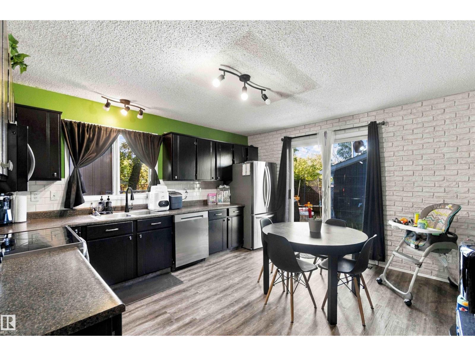 40 GREENWOOD DR - 15
