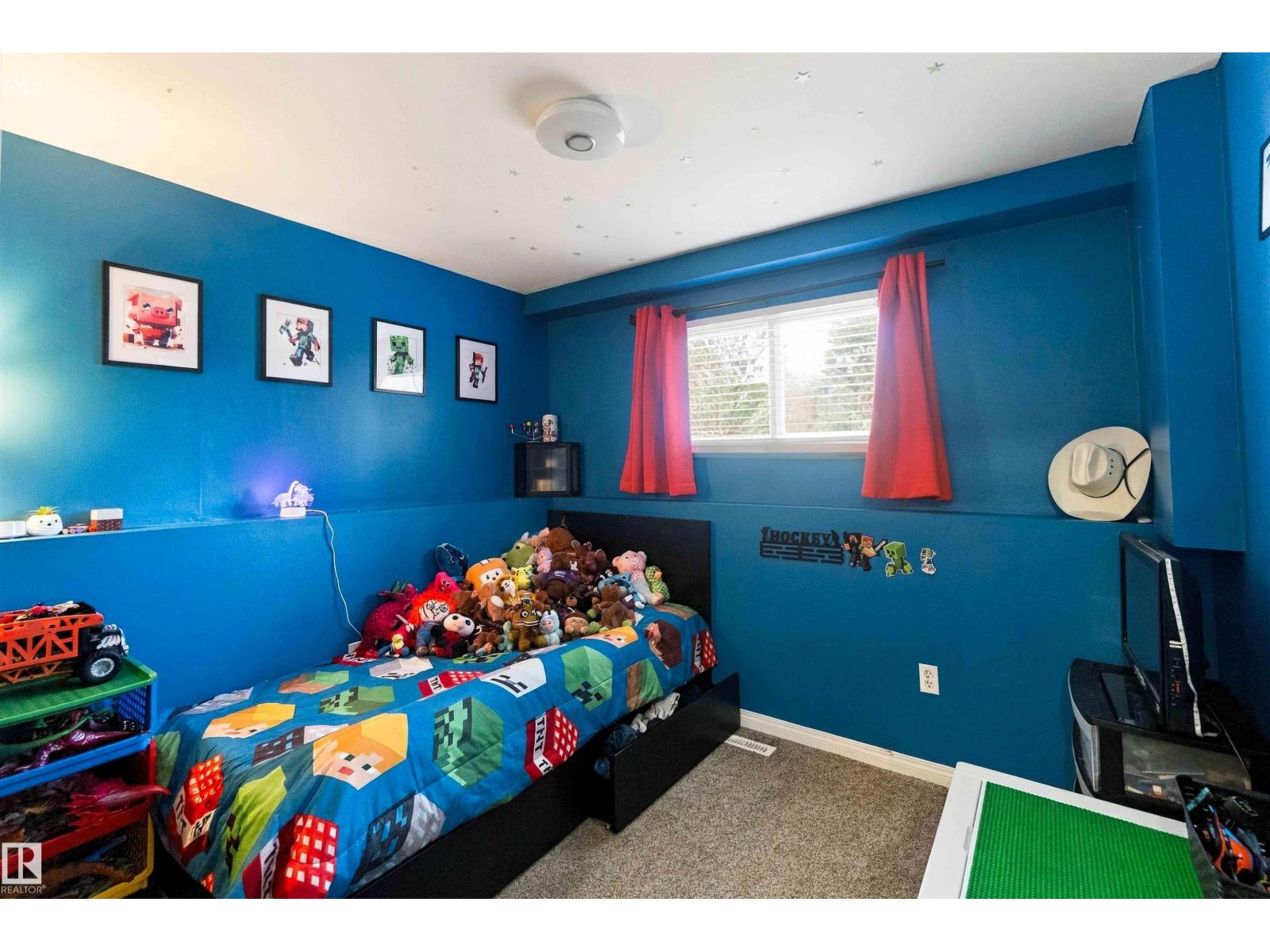 40 GREENWOOD DR - 34