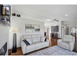 Living room - 433008 Range Road 231, Rural Ponoka County, AB T4J1R1 Photo 7
