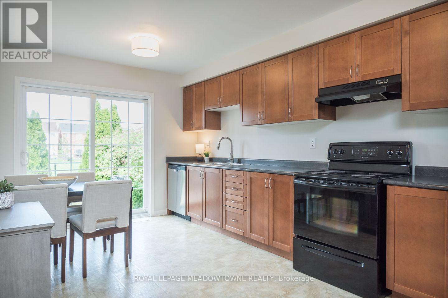 1147 RIDDELL CRESCENT - 13