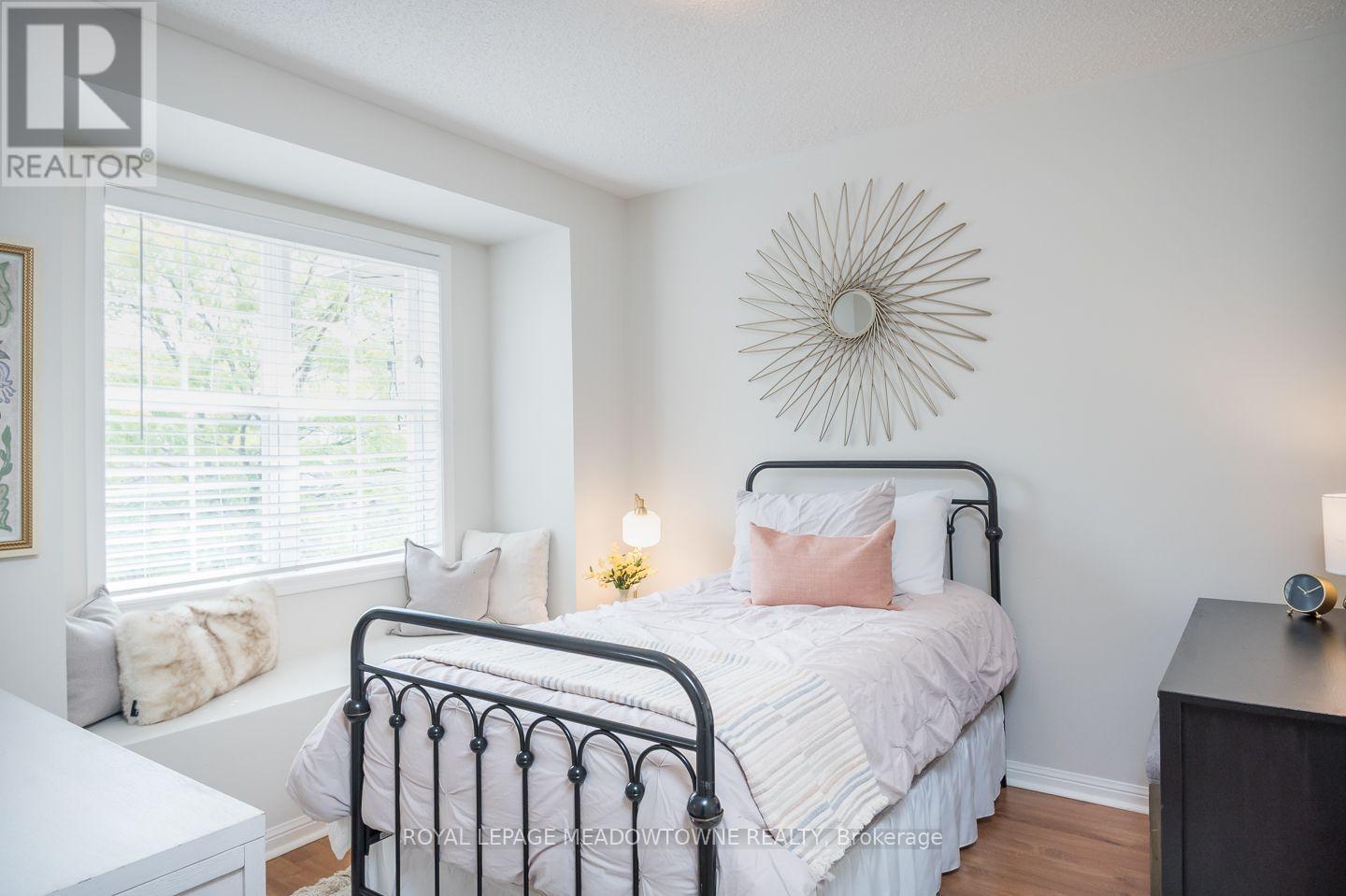 1147 RIDDELL CRESCENT - 27
