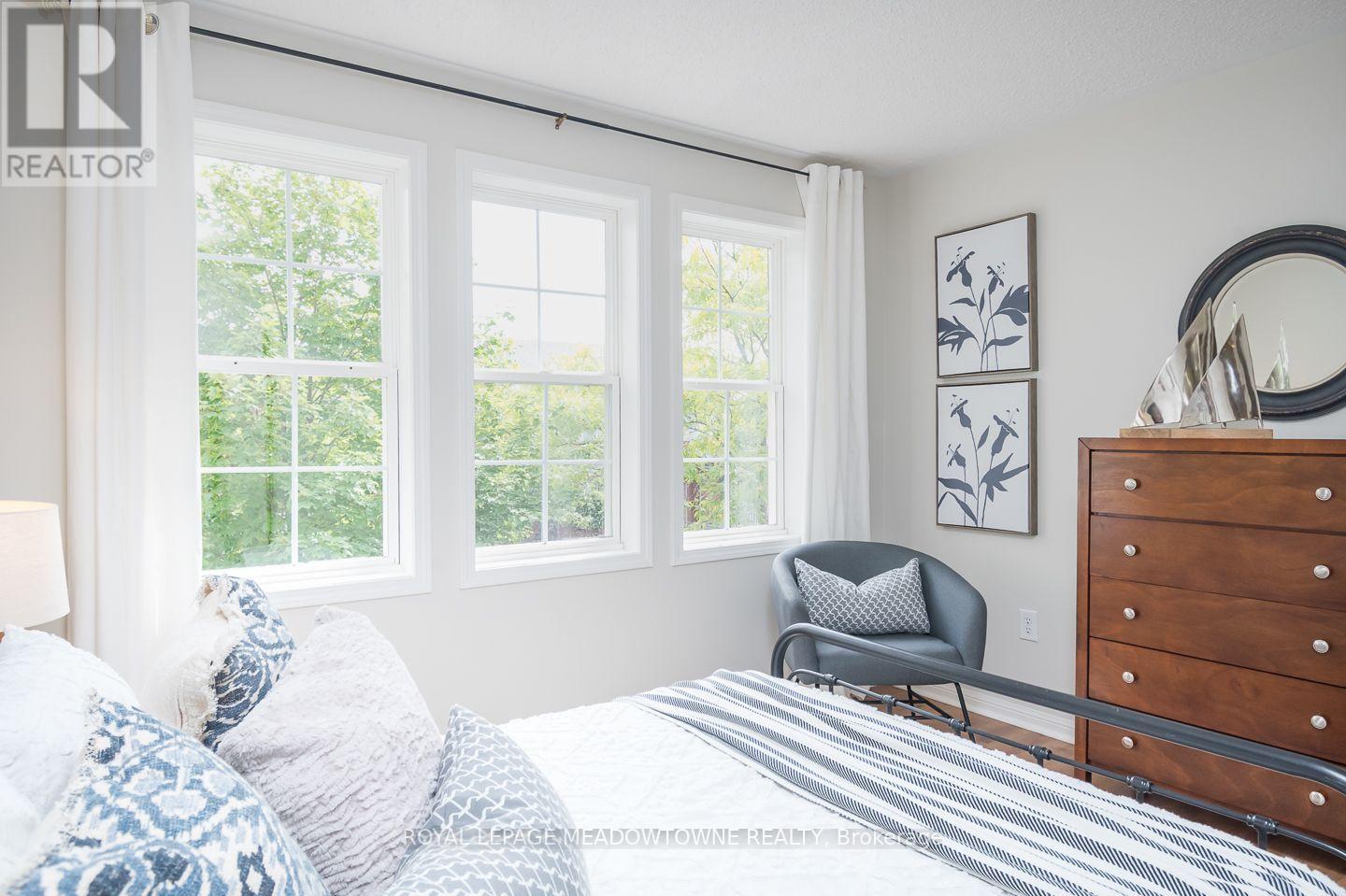 1147 RIDDELL CRESCENT - 31