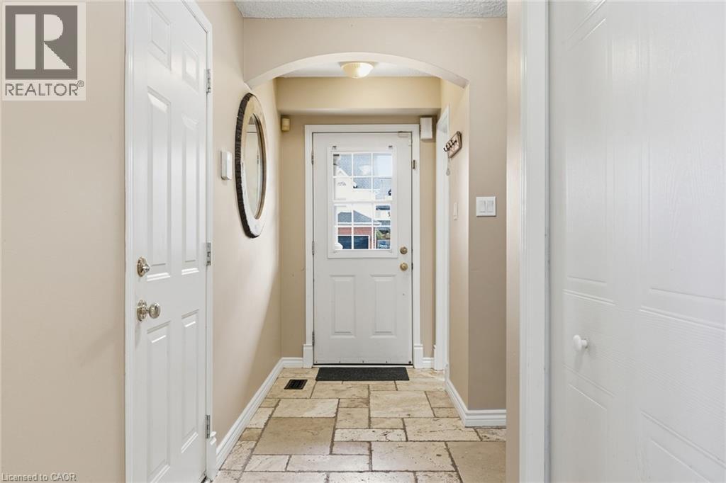 356 NEWPORT Drive, Cambridge, Ontario, N3H5S7, Cambridge, Ontario — photo 5 of 5