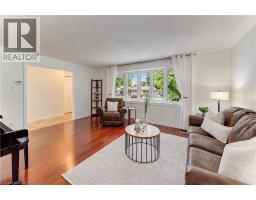 Living room - 422 Grangewood Drive, Waterloo, ON N2K2E6 Photo 8