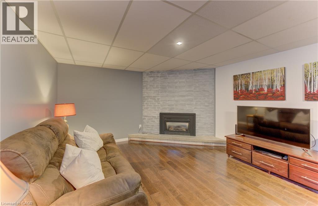 422 GRANGEWOOD Drive - Image 32