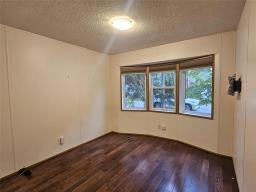 35 Village Drive, Ste Anne, MB R5H1H4 Photo 12