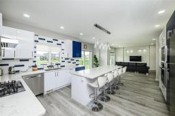 Hobby room - 163 Valley Brook Road, Winnipeg, MB R3Y0W8 Photo 11