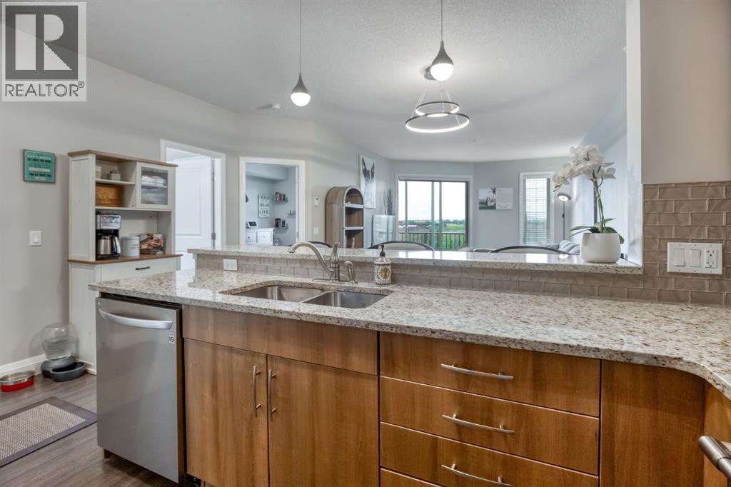 2203, 15 Sunset Square - photo 4