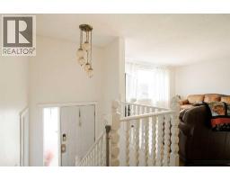 Living room - 307 Cochrane Crescent, Fort Mcmurray, AB T9K1J2 Photo 7