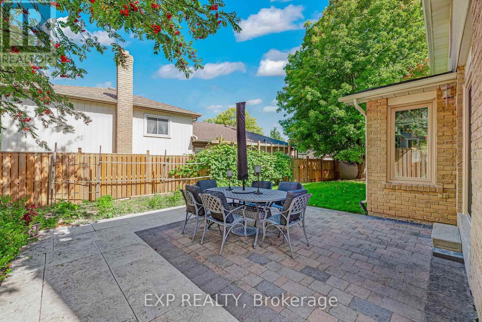 515 London Road, Newmarket, ON photo 45