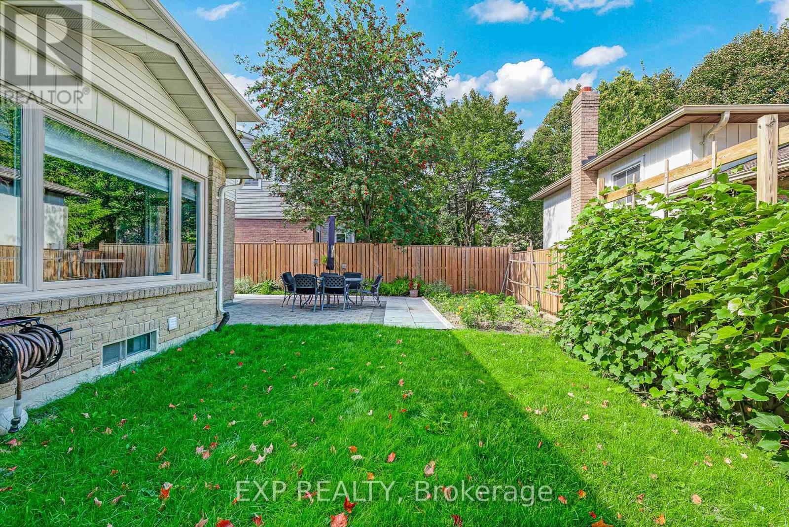 515 London Road, Newmarket, ON photo 44