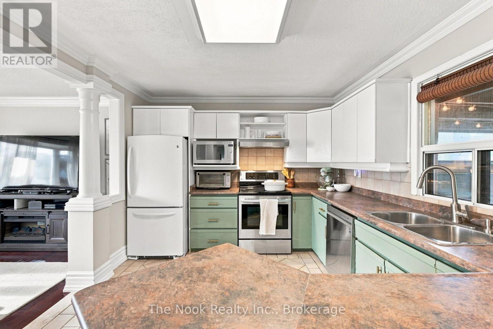 257 WILSON ROAD S - 14
