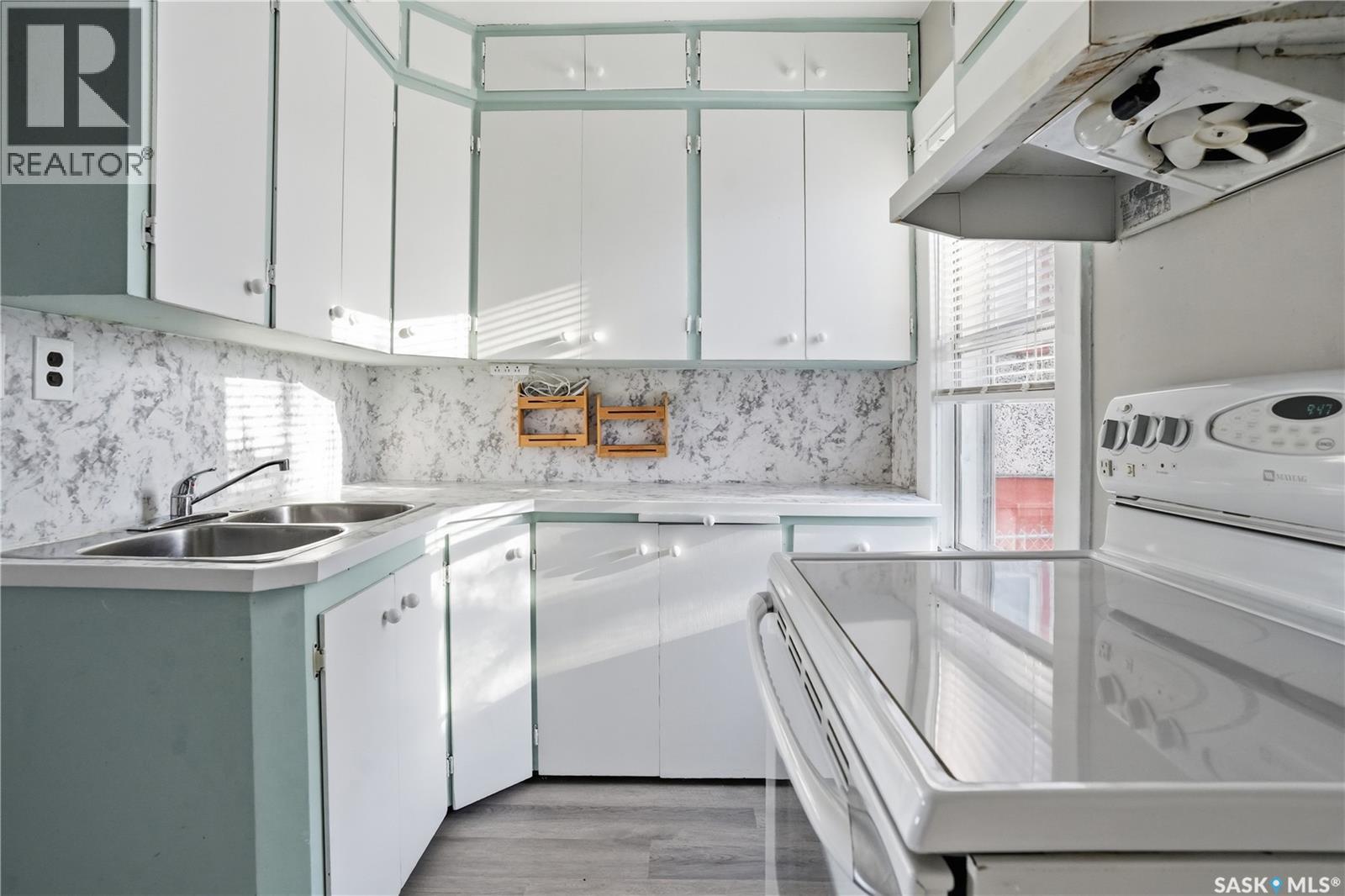 1008 Retallack STREET, Regina — photo 10