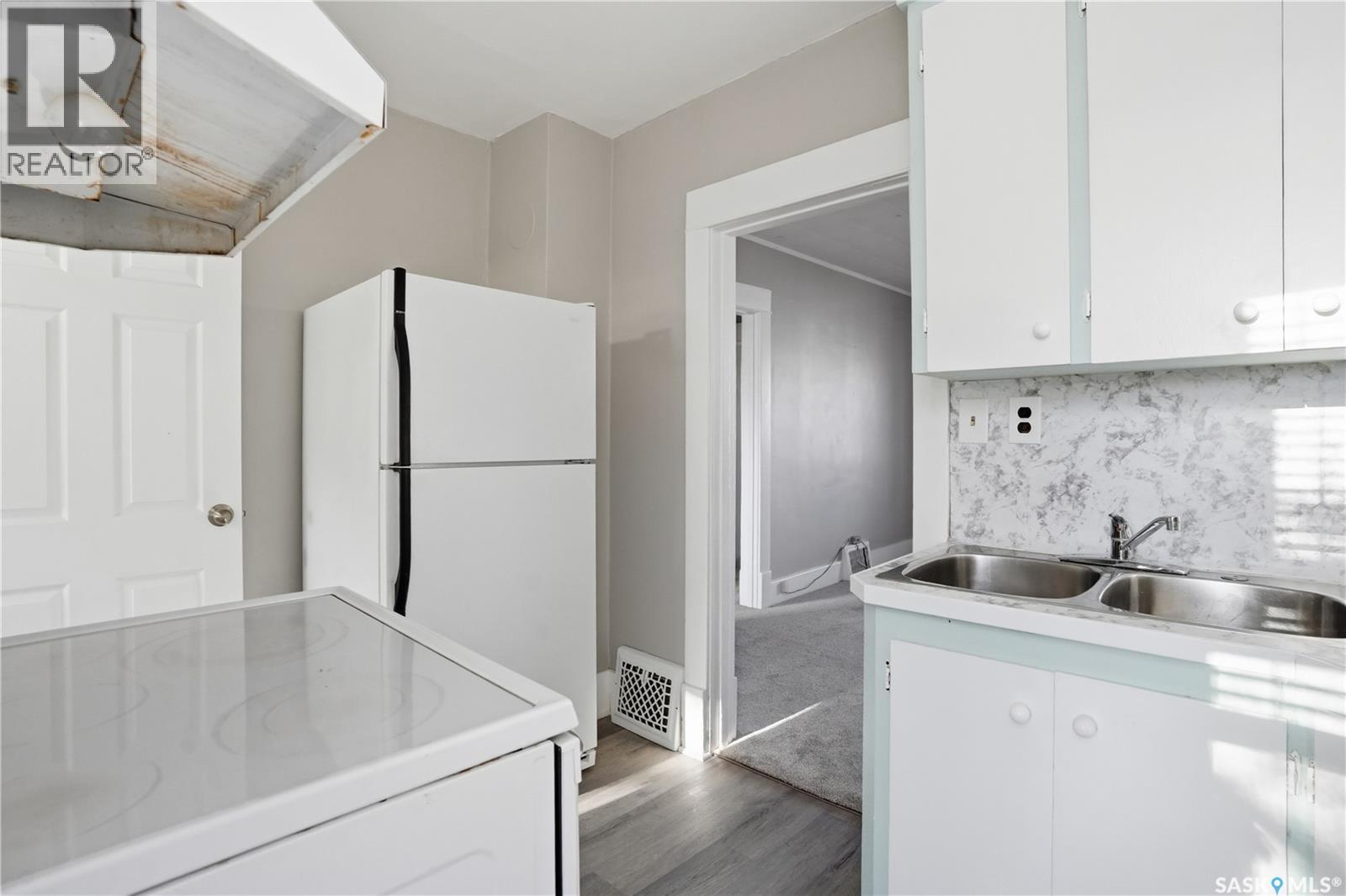 1008 Retallack STREET, Regina — photo 13