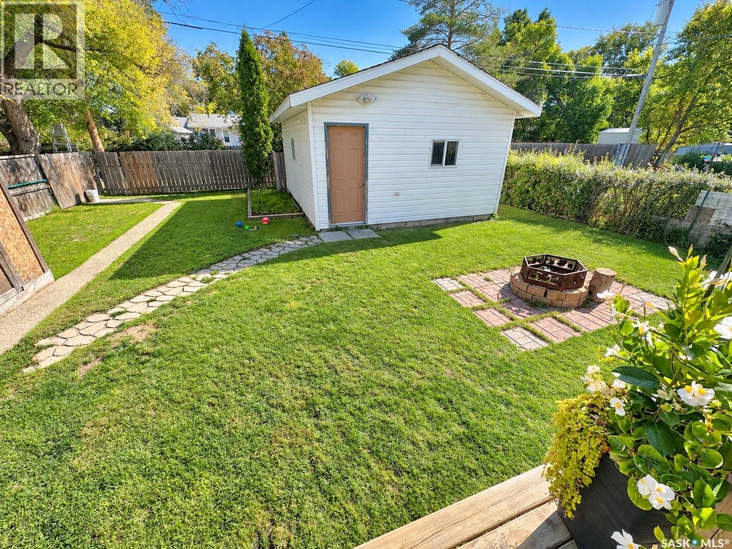 230 10th STREET NE, Weyburn — photo 11