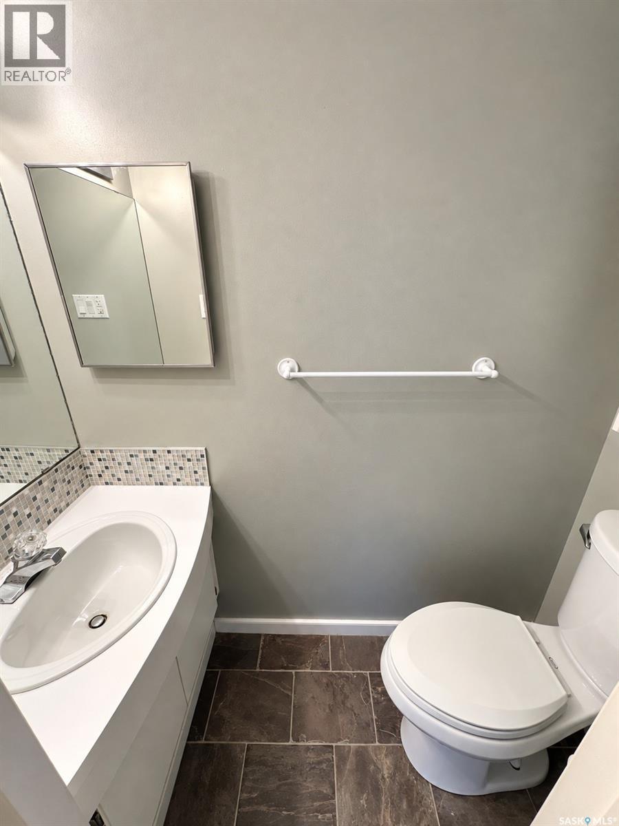 230 10th STREET NE, Weyburn — photo 9