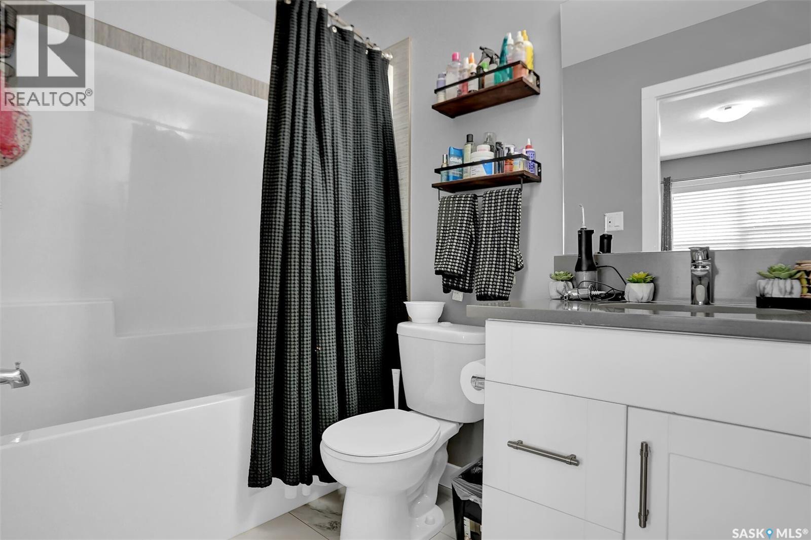 4305 Senecal DRIVE - 24