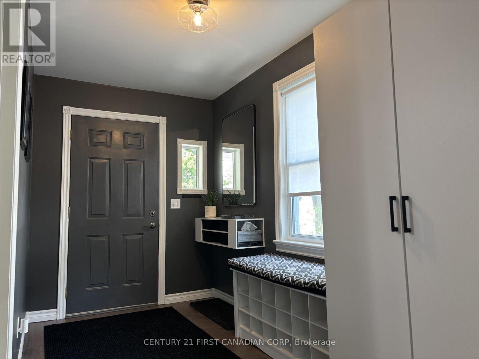 4073 Catherine Street, Thames Centre (Dorchester), Ontario, N0L1G0, Thames Centre (Dorchester), Ontario — photo 2 of 5