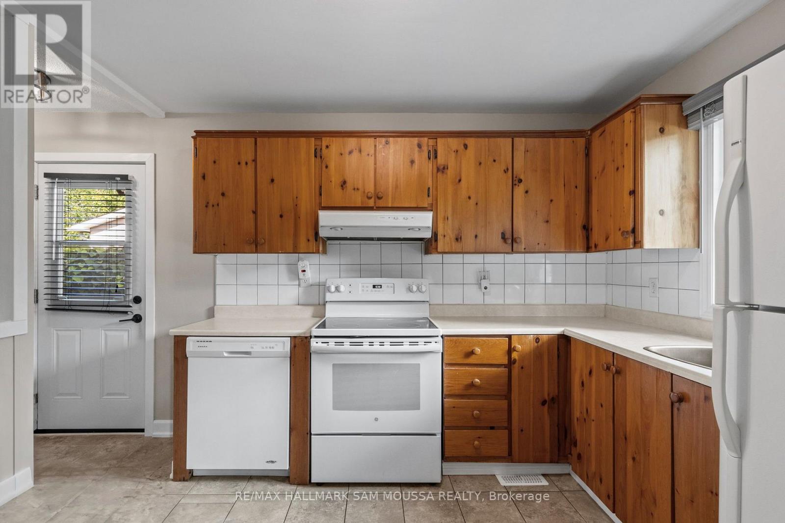 35 BALLANTRAE WAY - Image 12