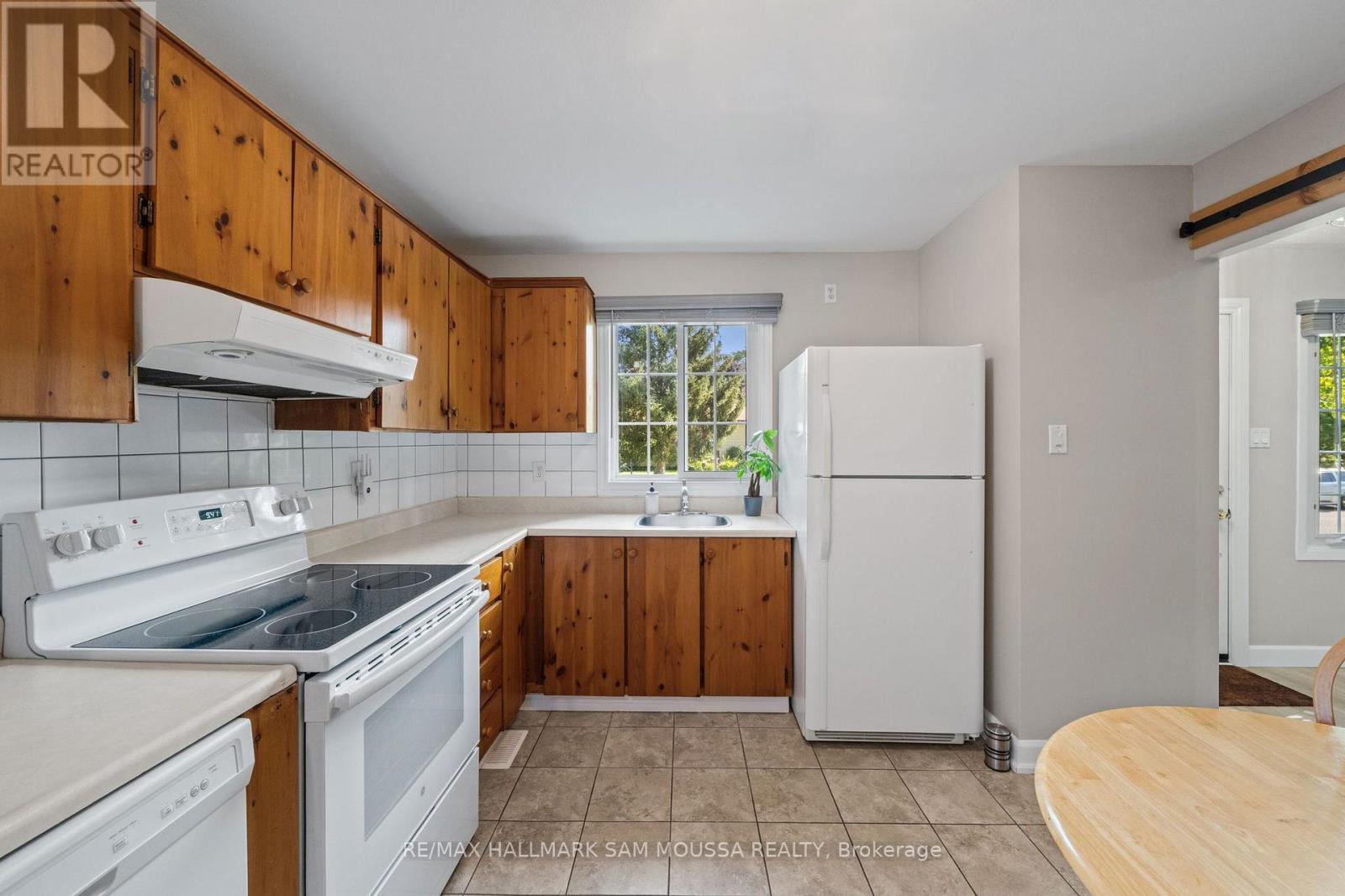 35 BALLANTRAE WAY - 14