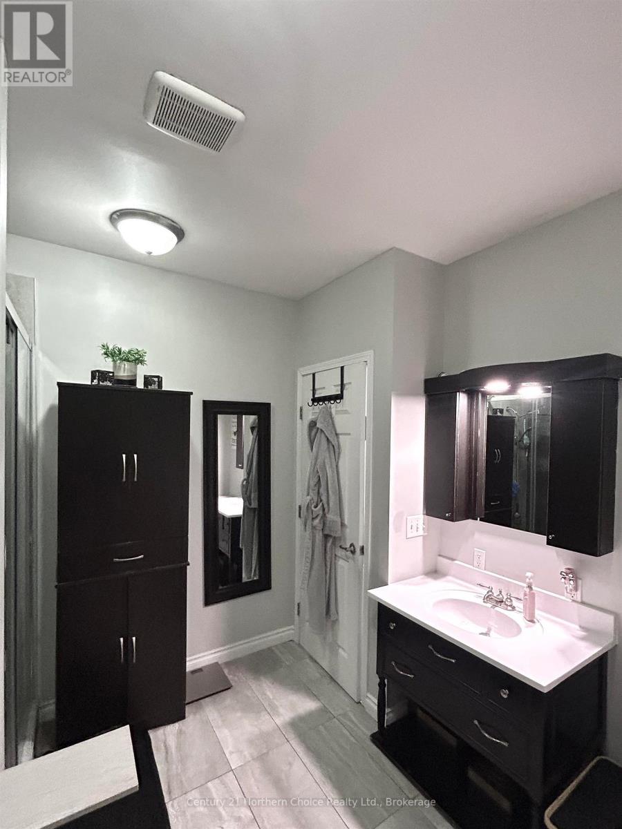 554 ELM AVENUE - 11